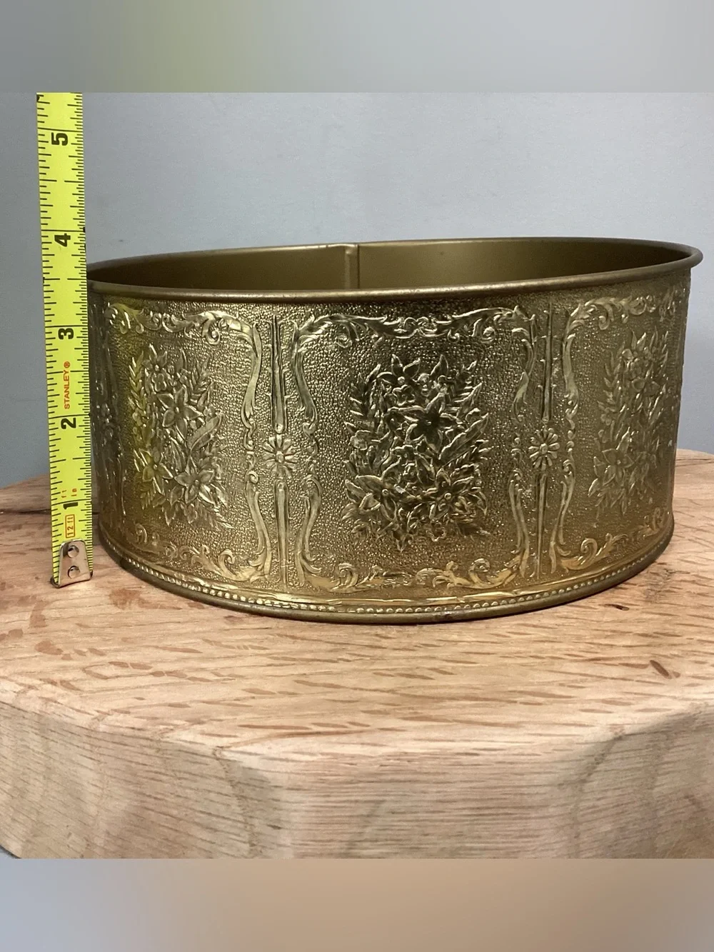 🟡 Vintage - Guildcraft New York - 1940s - 1950s Collectible - Unique - Metal